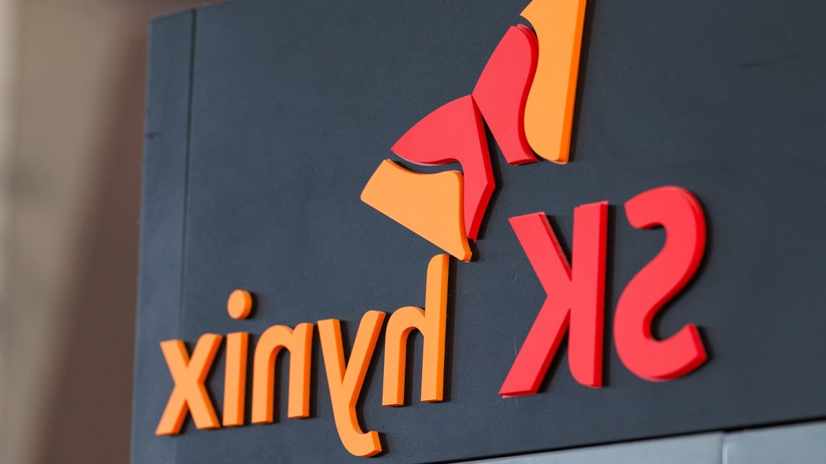 SK Hynix shares fall 10% amid tech rout