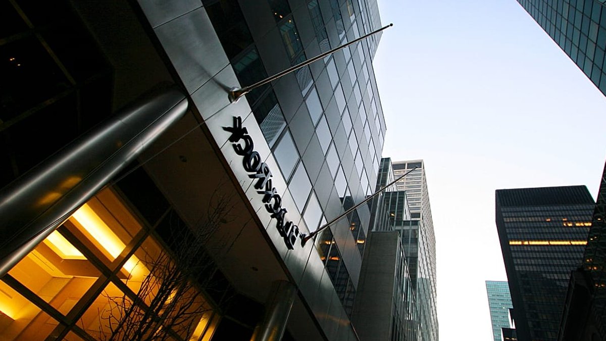BlackRock crosses $15 trillion reveals investment strategy BlackRock crosses $15 trillion reveals investment strategy - blackrock assets
