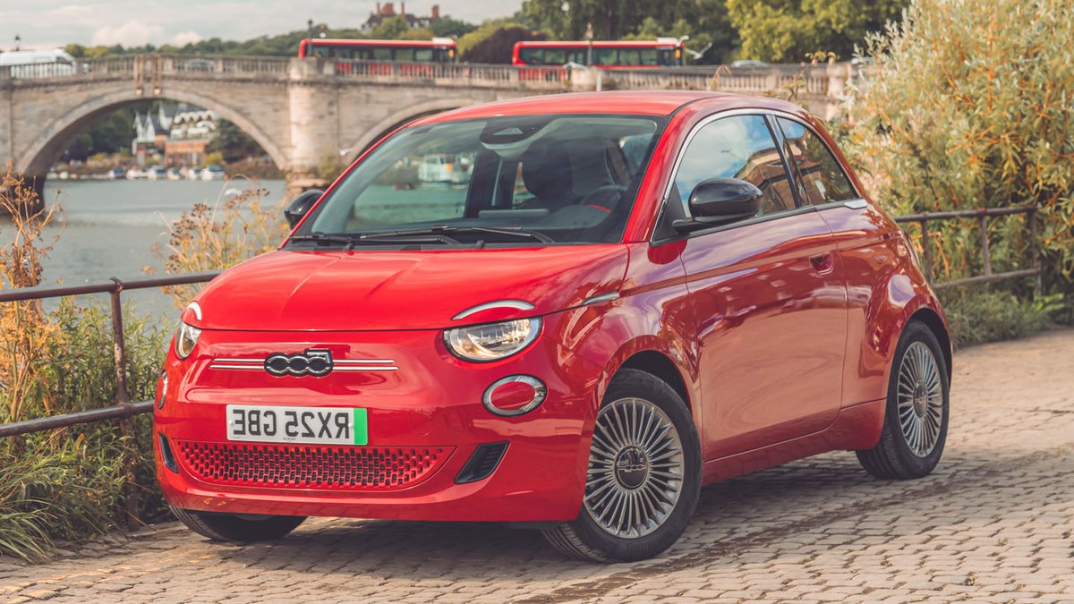 Fiat 500e now UKs cheapest car option - electric car