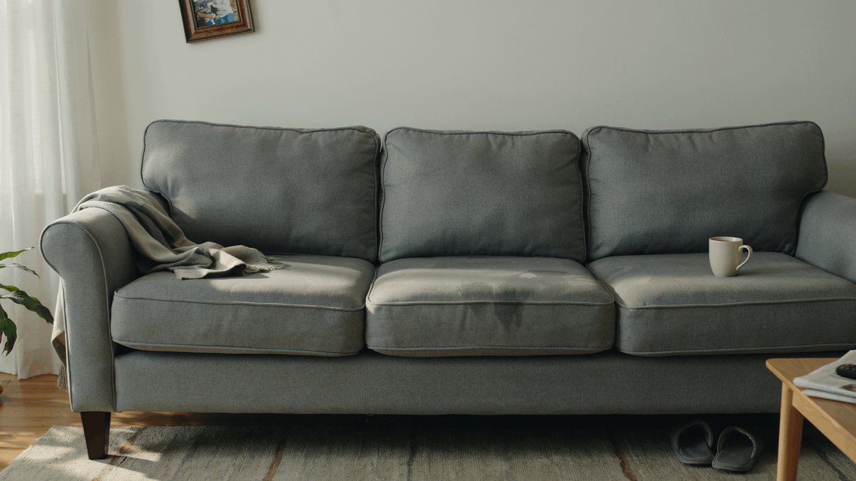 Five minute weekly habit keeps couch new for years Five minute weekly habit keeps couch new for years - couch maintenance