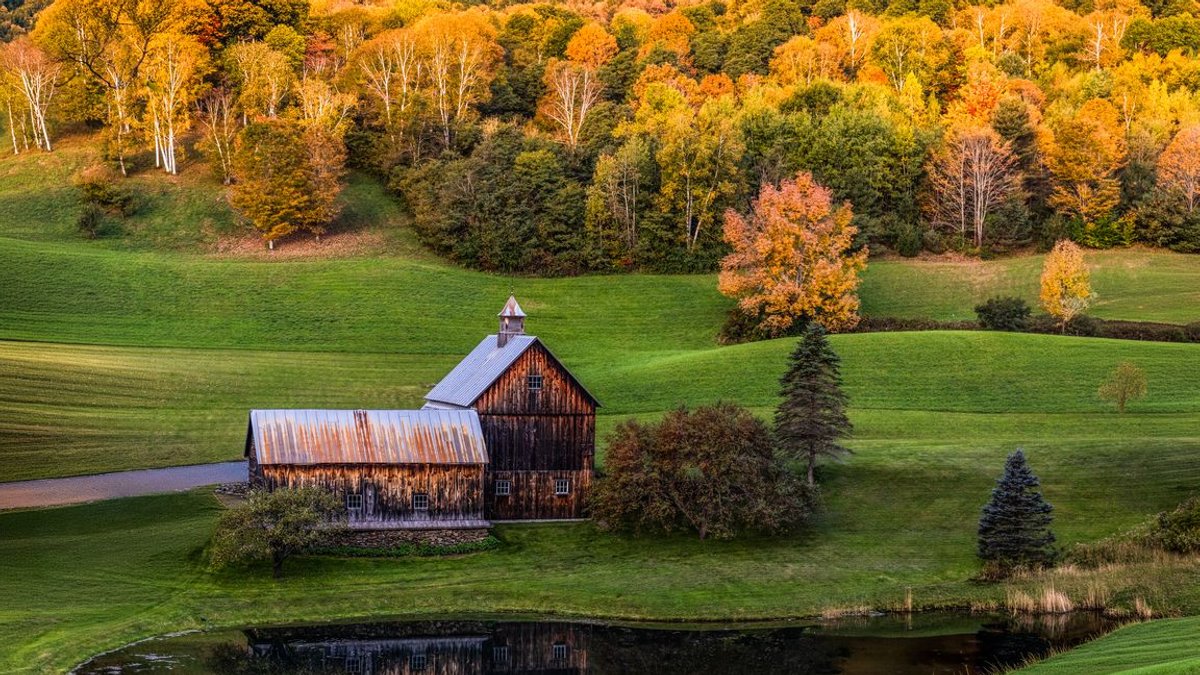 Fall travel picks for leaf lovers and architecture fans Fall travel picks for leaf lovers and architecture fans - fall travel