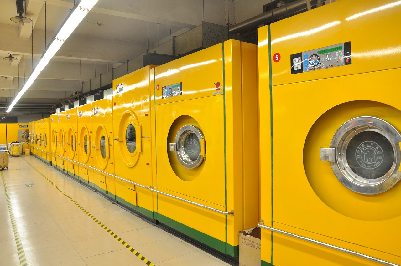 Why Choosing a Coin Laundry Machine Distributor Matters for Small Businesses