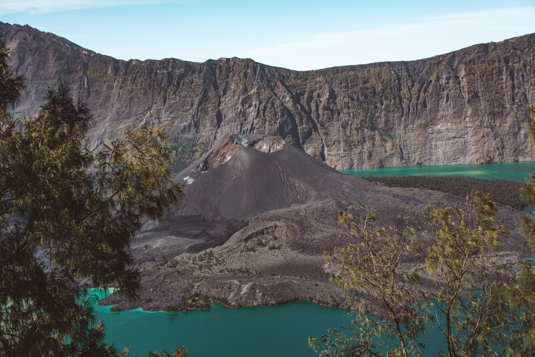 Exploring the Mighty Mount Rinjani: An Epic Hike Through Lombok’s Crown Jewel