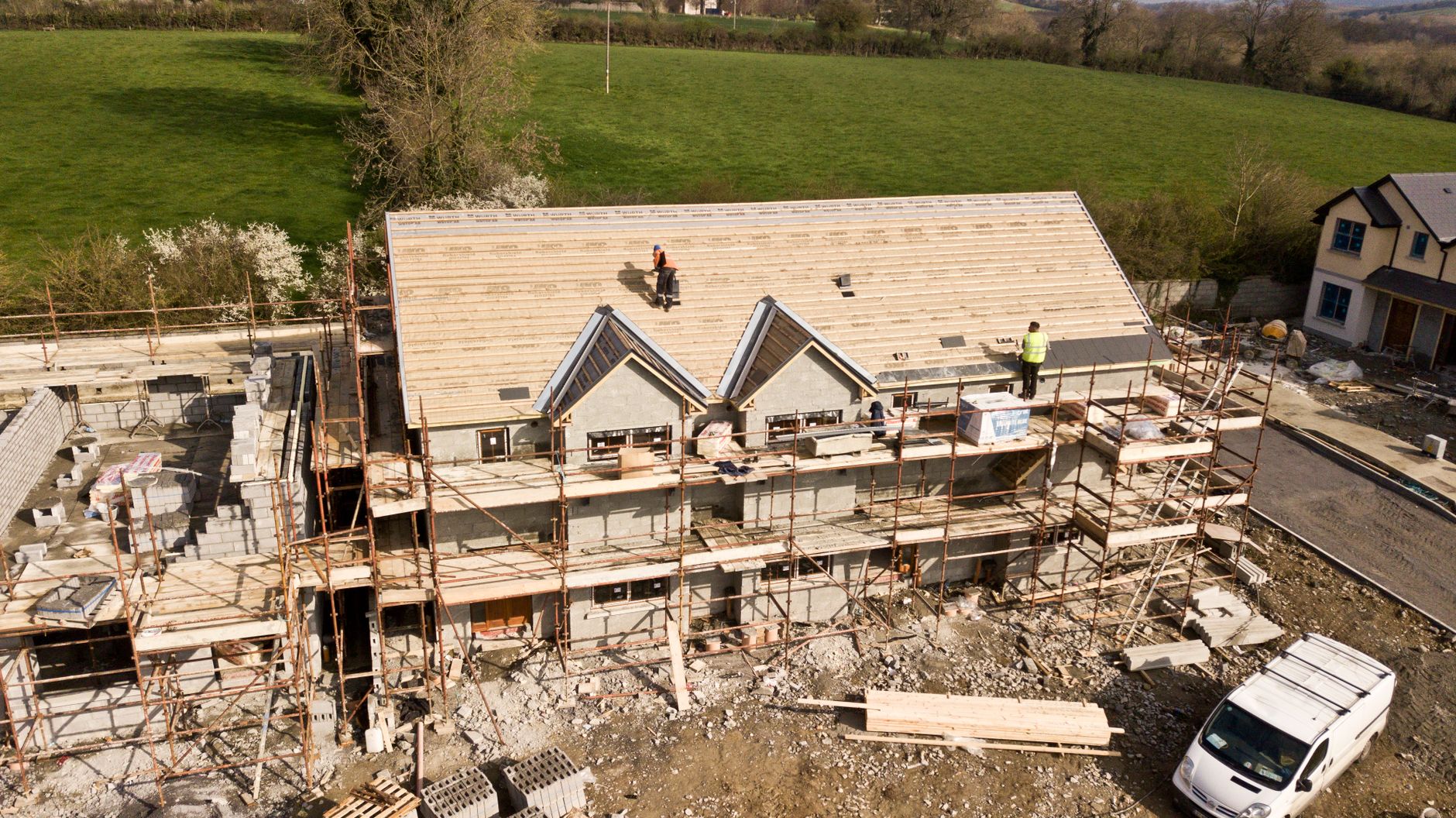 Modern Options for Installing a New Roof