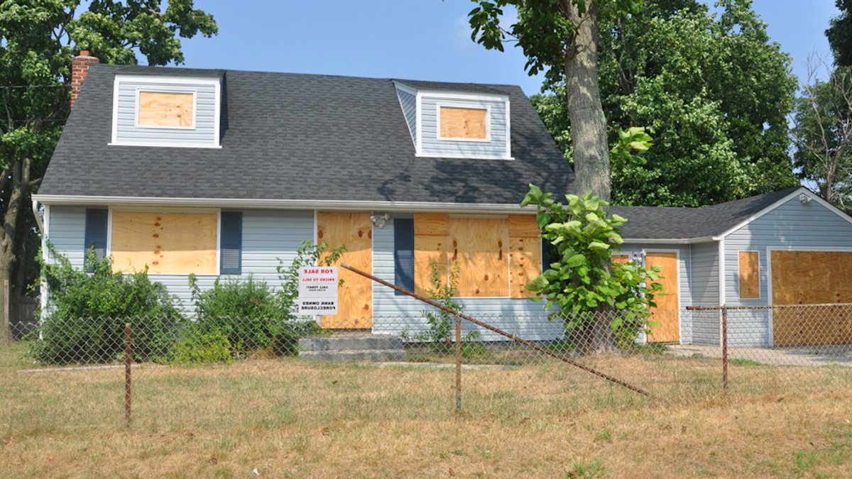 Foreclosures Short Sales Rise as Homeowners Weigh Options Foreclosures Short Sales Rise as Homeowners Weigh Options - foreclosure trends
