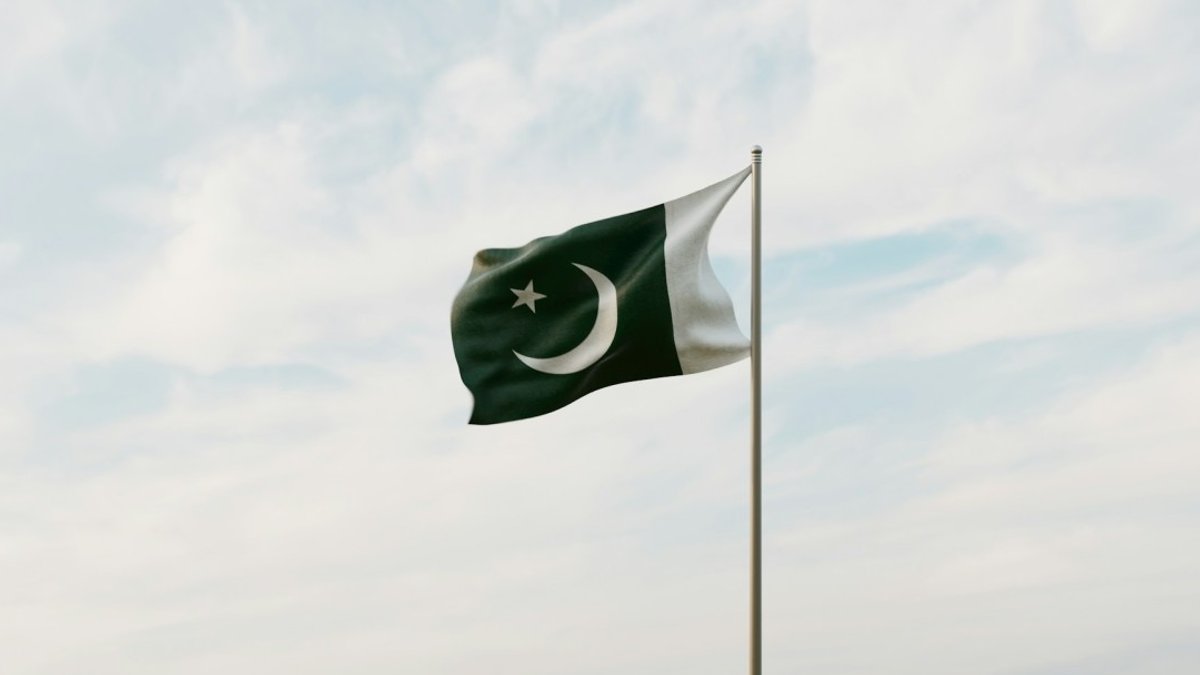 Pakistan seeks new oil routes amid Hormuz tensions Pakistan seeks new oil routes amid Hormuz tensions - oil routes