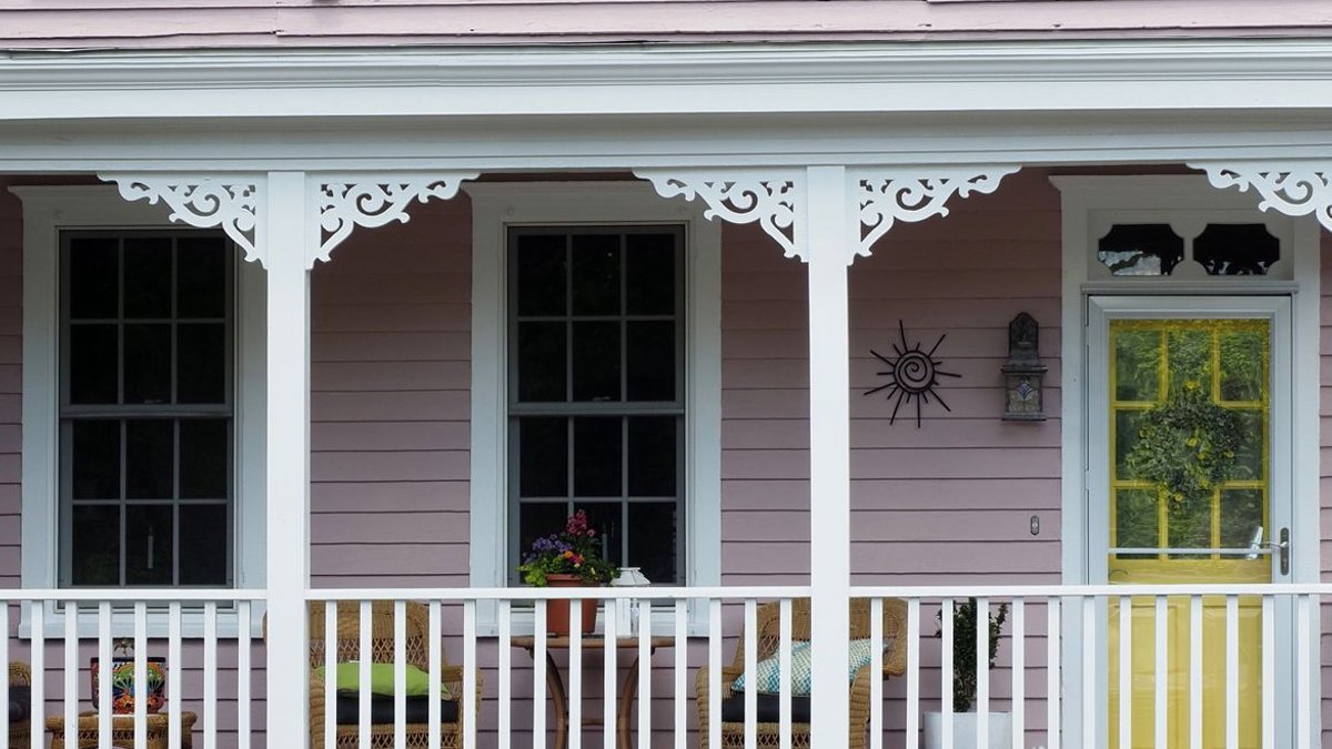 Charlottesville couple renovates historic home - historic home renovation