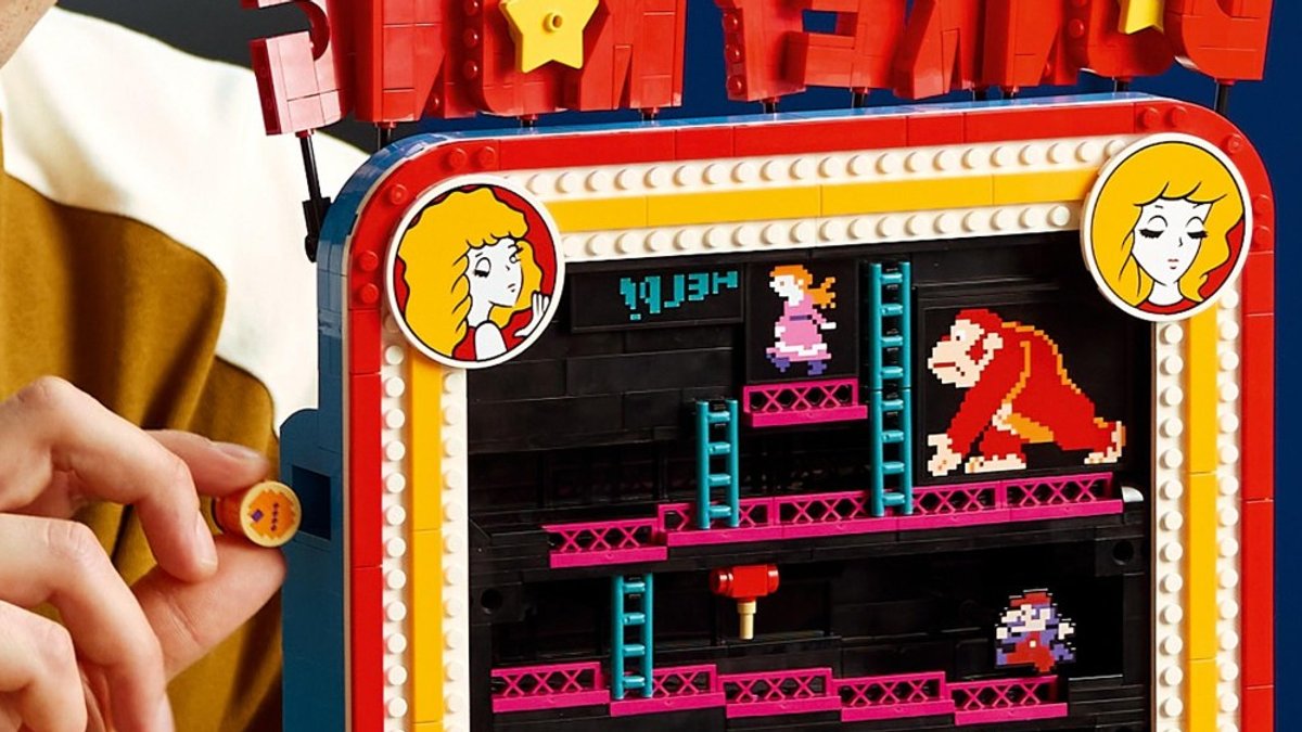 Lego Donkey Kong arcade machine delights Miyamoto Lego Donkey Kong arcade machine delights Miyamoto - donkey kong