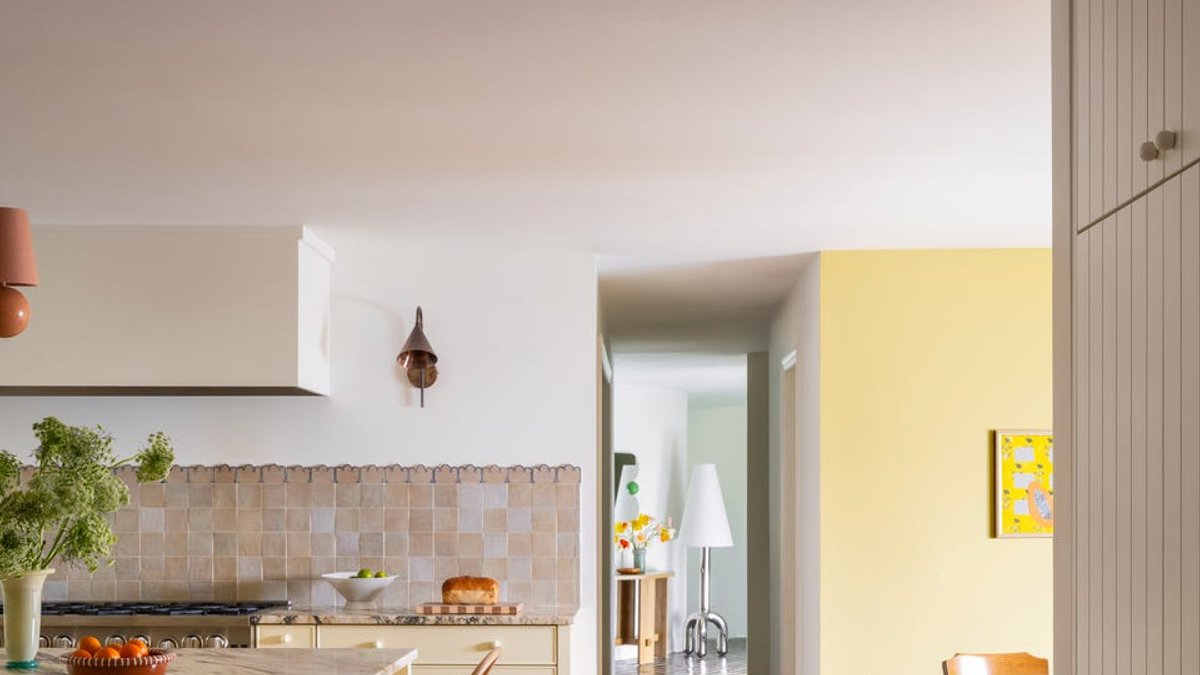 Vibrant Colors Fill New Jersey Ranch Home Vibrant Colors Fill New Jersey Ranch Home - vibrant colors