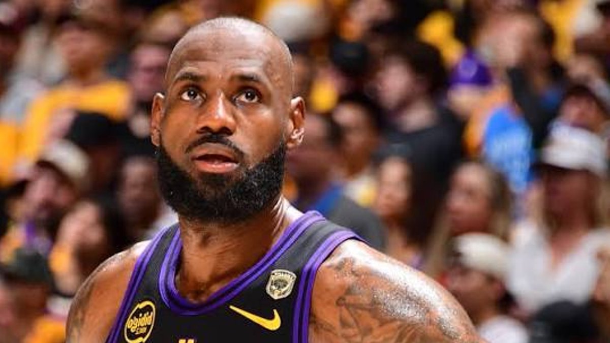 LeBron James Signs With Philadelphia 76ers LeBron James Signs With Philadelphia 76ers - lebron james philadelphia 76ers
