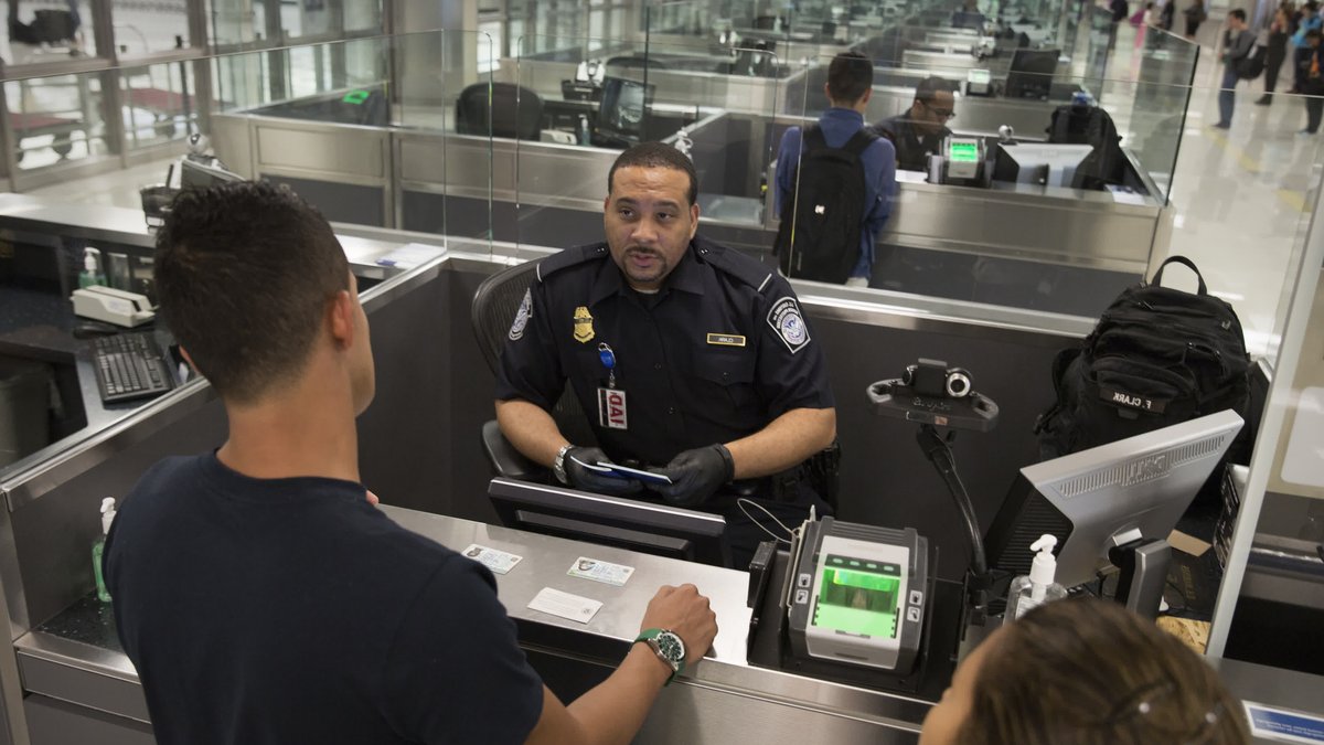 Man charged after phone wipes during airport search - phone wipe