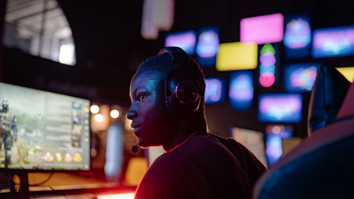 Gaming Tournament Kicks Off in Paris - gaming tournament