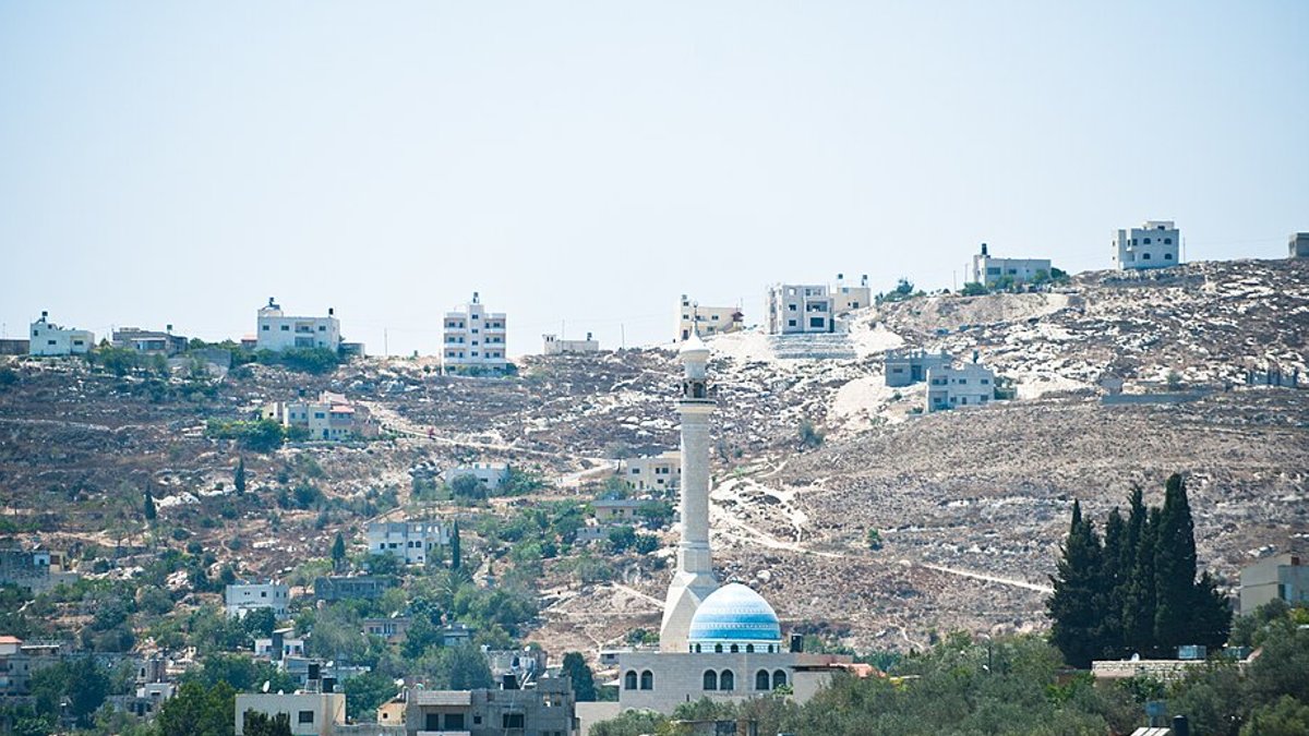 Rights group condemns Israel settler violence in West Bank Rights group condemns Israel settler violence in West Bank - settler violence