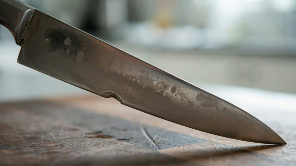 Correct knife storage prevents blades from dulling - knife storage