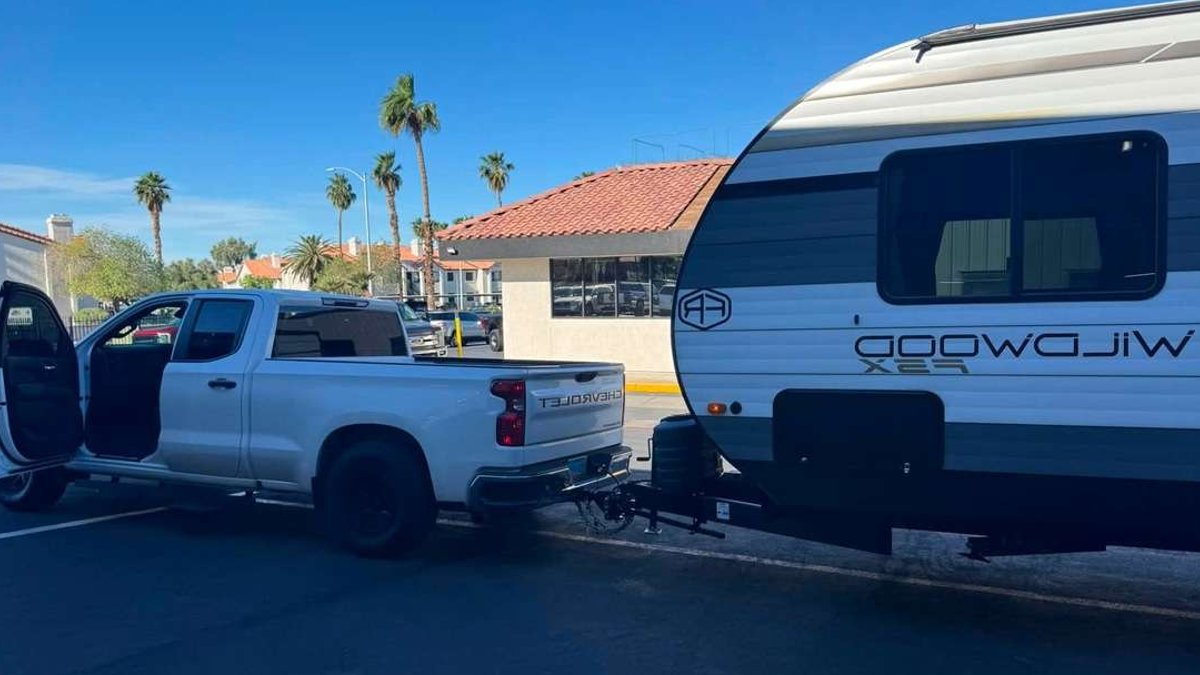 Silverado Tows 9,200 Pounds, but Wildwood FSX May Limit Payload - silverado towing capacity