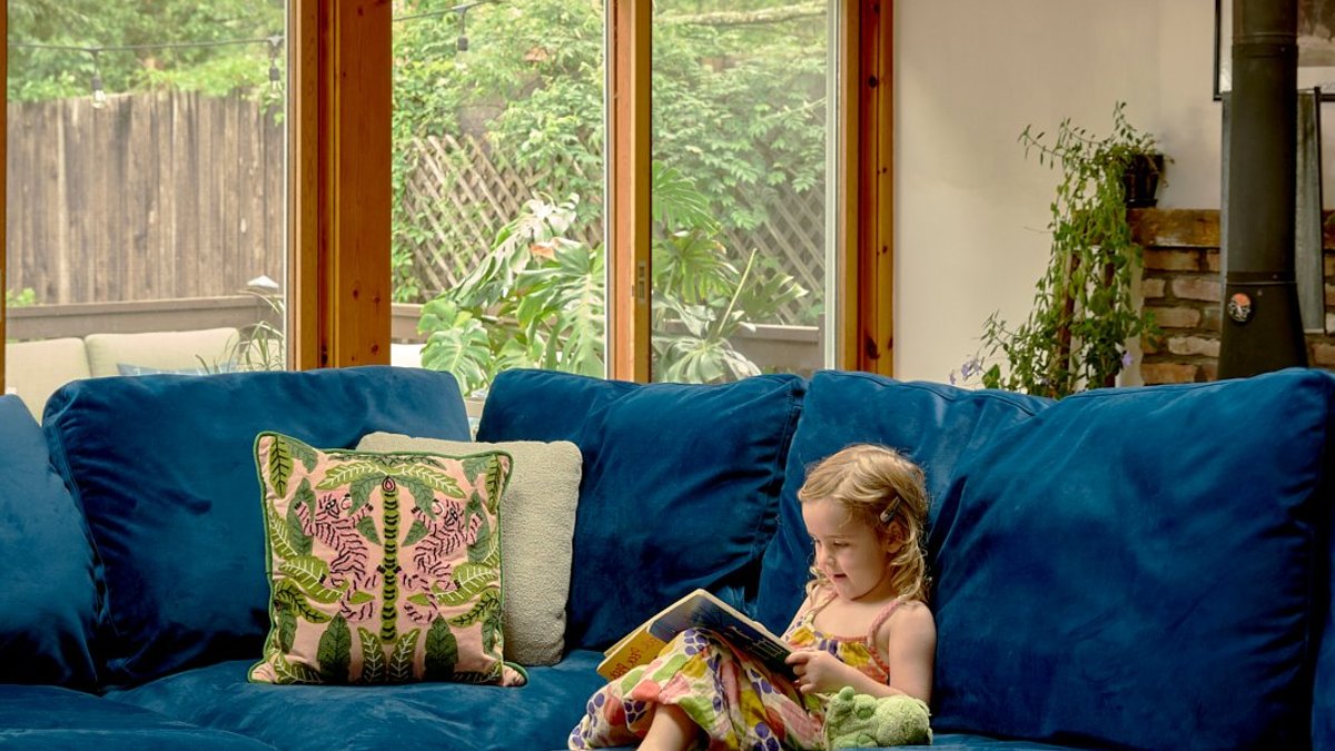 U-Shaped Sectional Surprisingly Expands Living Space - u shaped sectional
