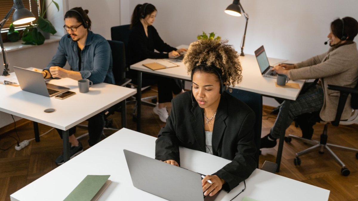 Small Businesses Pay for Avoiding Hard Talks - small businesses