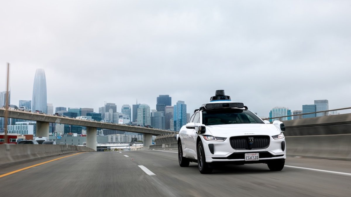 Waymo Robotaxis Return to Freeways Waymo Robotaxis Return to Freeways - waymo robotaxis