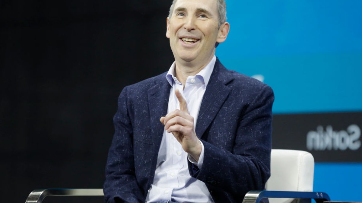 AI investors favor cloud giants - ai investors