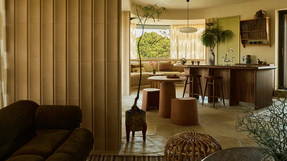 Sydney Apartment Reflects Owners Unusual Inspirations - sydney apartment