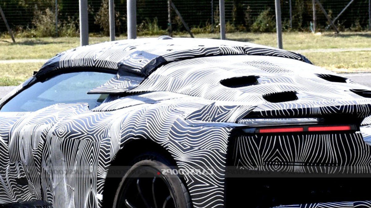 Ferrari F80 Spyder Spotted With Roof Hidden Under Cap Ferrari F80 Spyder Spotted With Roof Hidden Under Cap - ferrari f80 aperta
