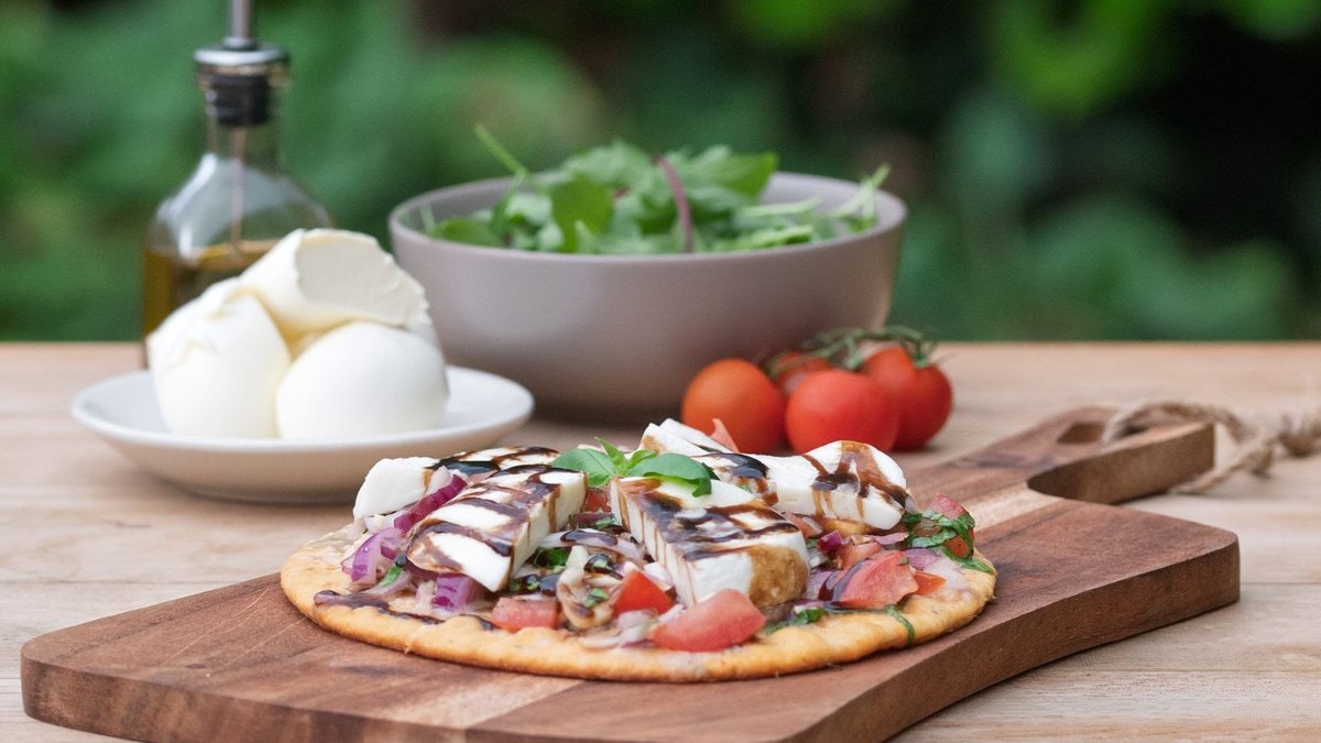 Fresh Tomato Flatbread Hits Local Menus Fresh Tomato Flatbread Hits Local Menus - fresh tomato