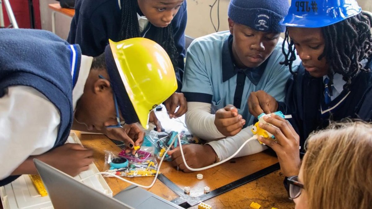 Mobile lab brings science to rural schools - mobile lab