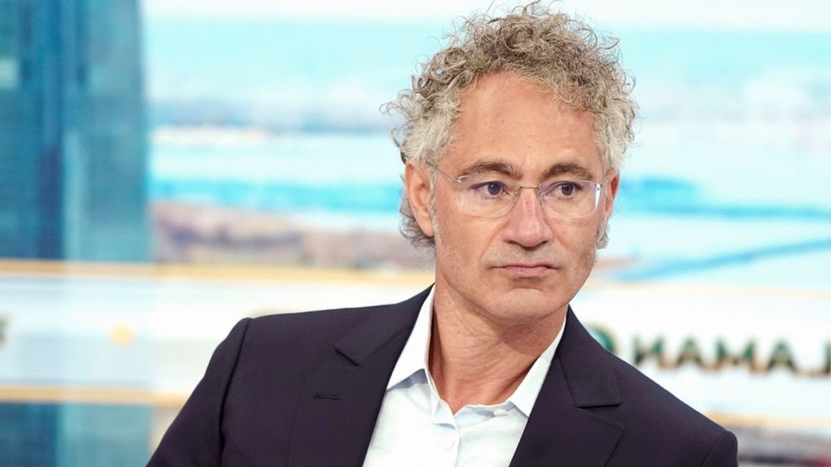 AI labs accused of overreaching by Palantir CEO