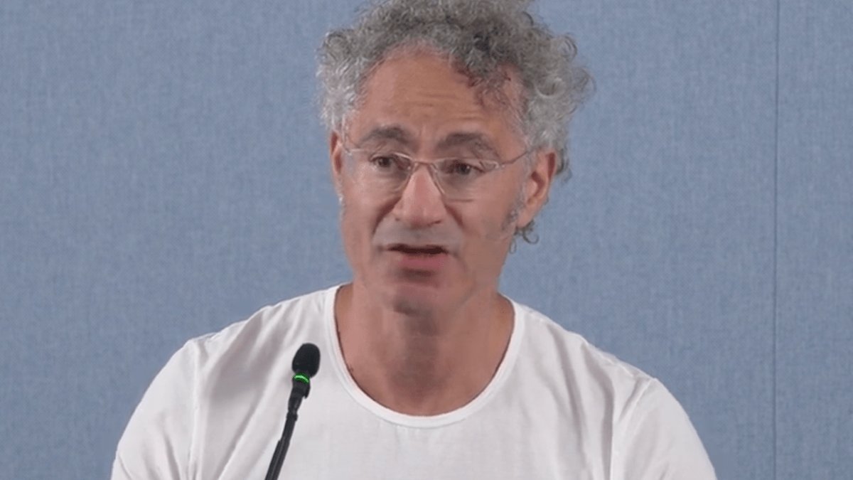 Palantir CEO Criticizes AI Industry Palantir CEO Criticizes AI Industry - ai industry