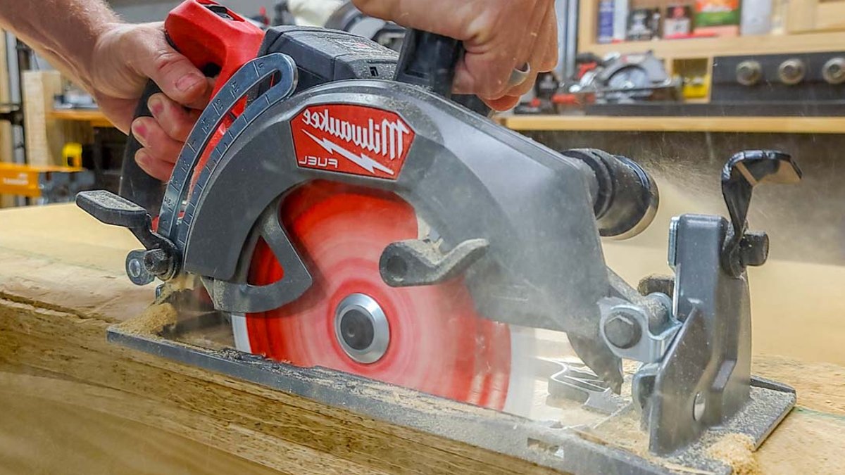 Milwaukee M18 Fuel Rear Handle Saw Review - milwaukee m18 fuel rear handle saw