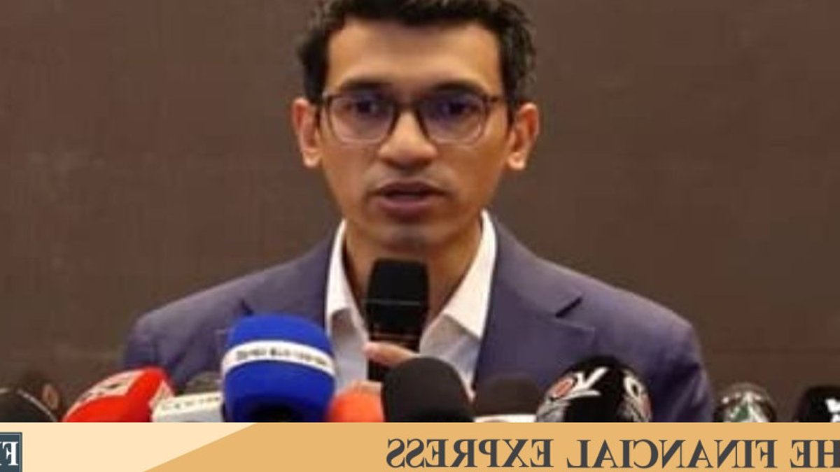Budget promises steady policy to reassure investors - budget policy continuity