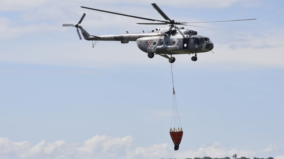 Navy helicopter makes emergency landing in Jalisco - navy helicopter