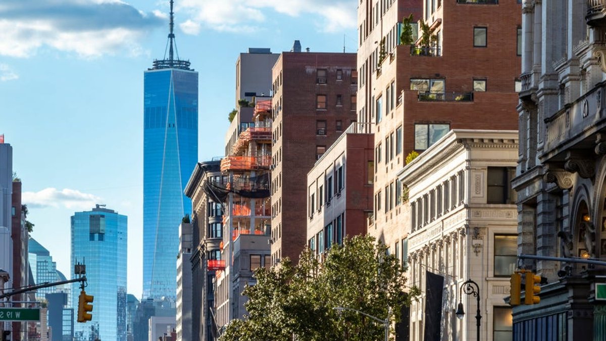 Manhattan rents hit record high as vacancies plunge - manhattan rent