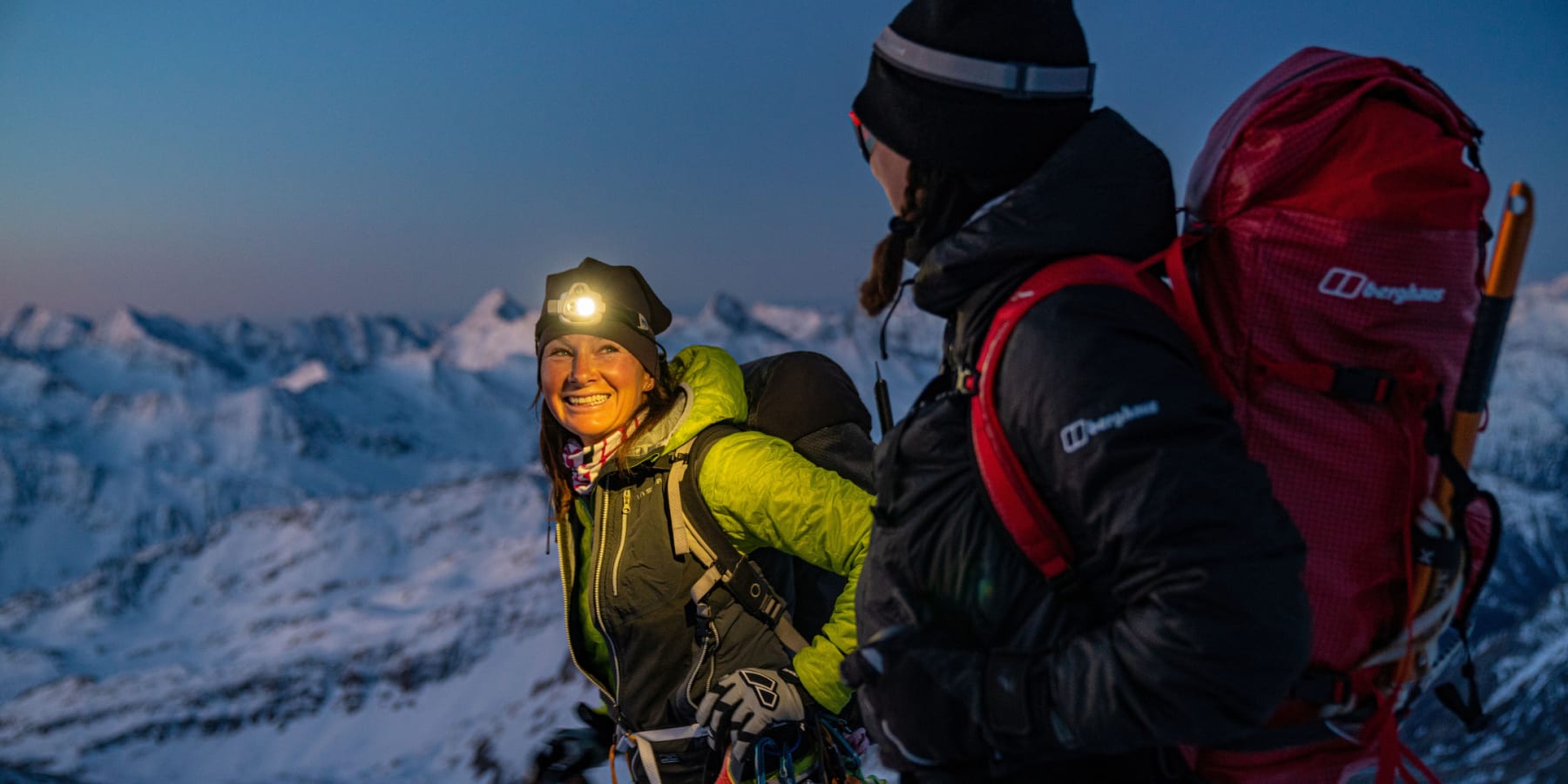 groglockner-slider-1 image Manu Mandl und Bergführerin Elisabeth Fürstaller auf dem Weg zum Großglockner.