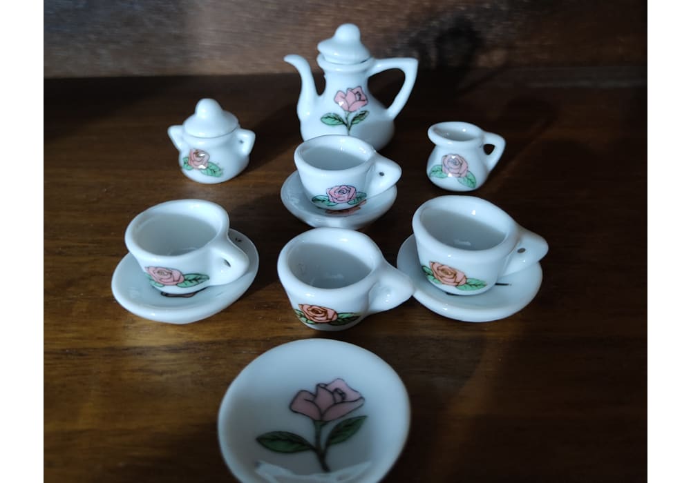 Serviço de Chá Miniatura em Porcelana