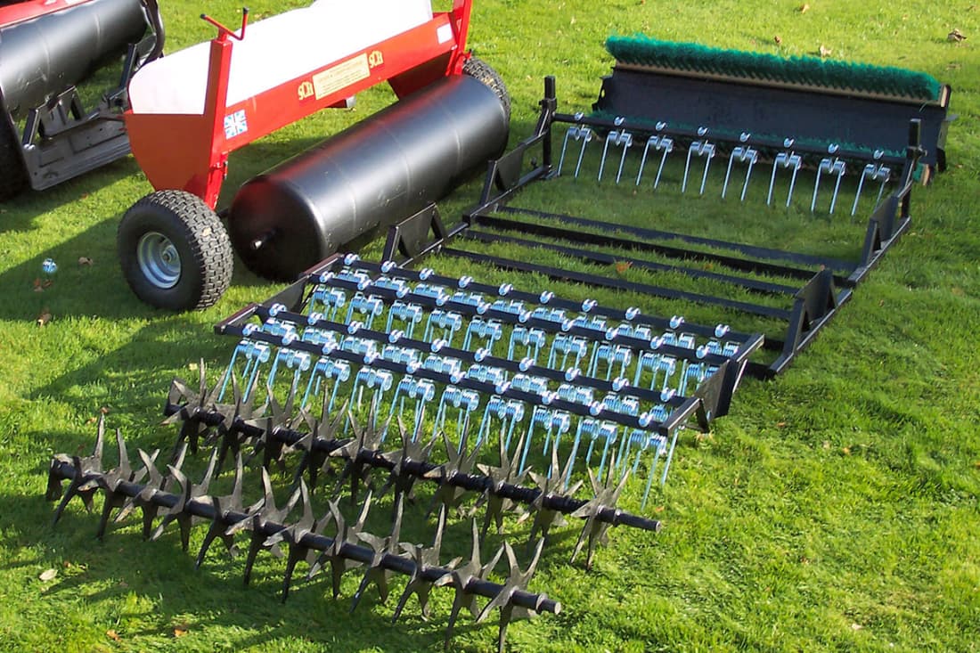Lawn slitter 2025