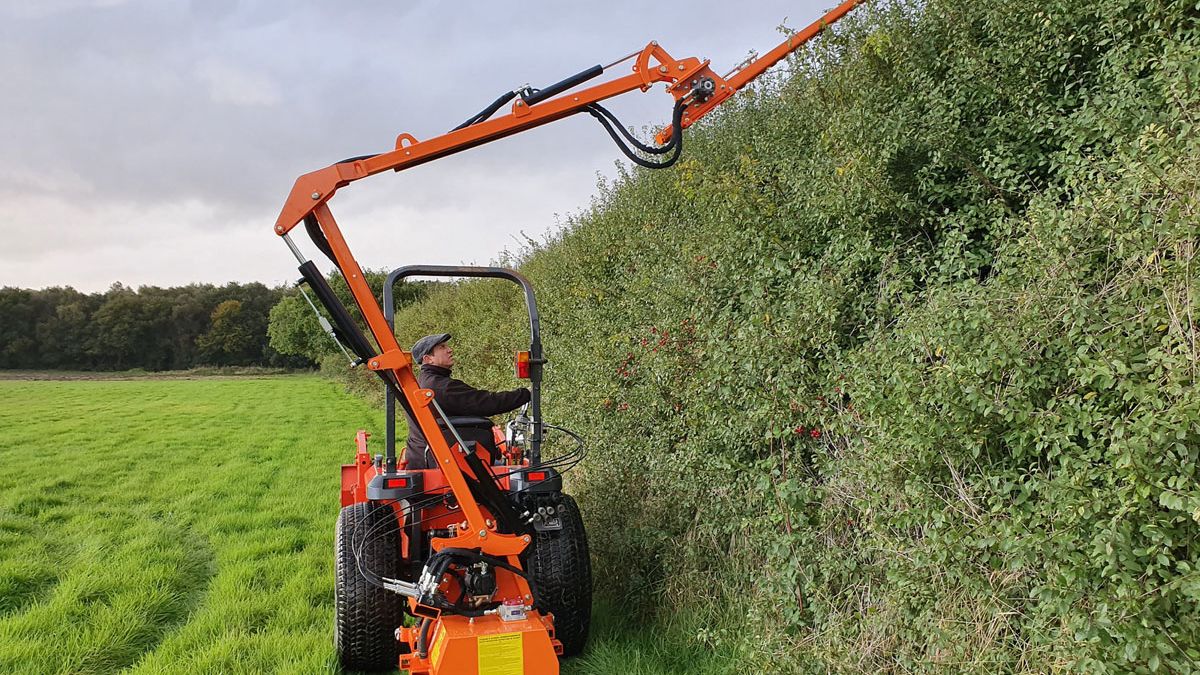Garden tractor hedge store cutter