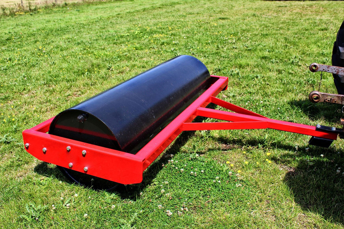 Winton 6ft Heavy-Duty Towed Field Roller W-FR06
