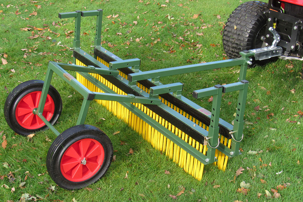 SCH RGBT Towed Lawn Care Grooming Brush