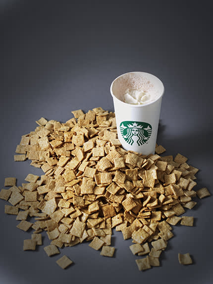 starbucks venti white chocolane mocca with cream next to a pile of grahams