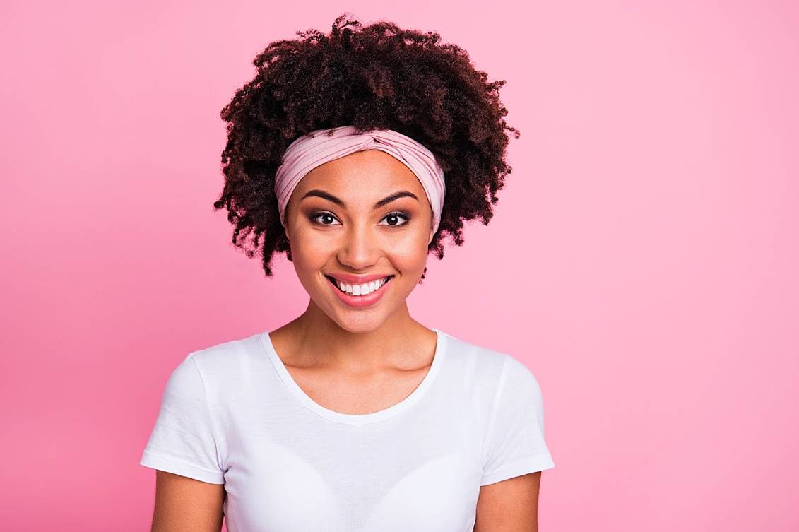 Women feeling positive after getting convenient treatment for her herpes outbreak from Superdrug Online Doctor.