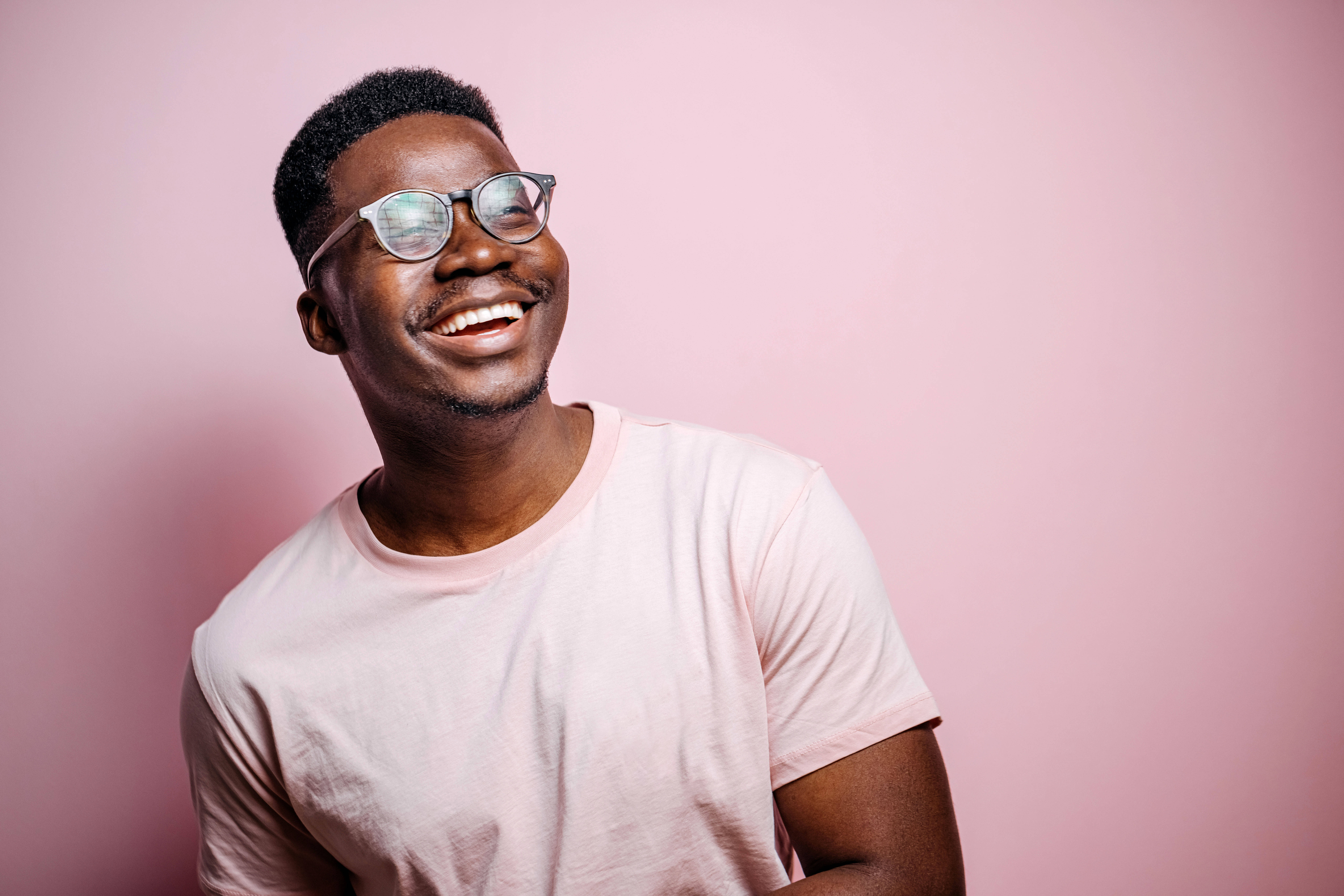 Male patient happy that he's been able to cut down on his smoking after starting quit smoking treatment with Superdrug Online Doctor.