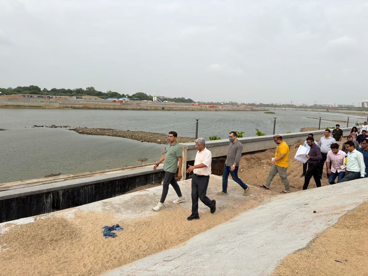 અમદાવાદ સાબરમતી રિવરફ્રન્ટ ફેઝ-2ની વિકાસ કામગીરીની મ્યુનિસિપલ કમિશનરશ્રી બંછાનિધિ પાની દ્વારા સ્થળ સમીક્ષા કરાઈ
