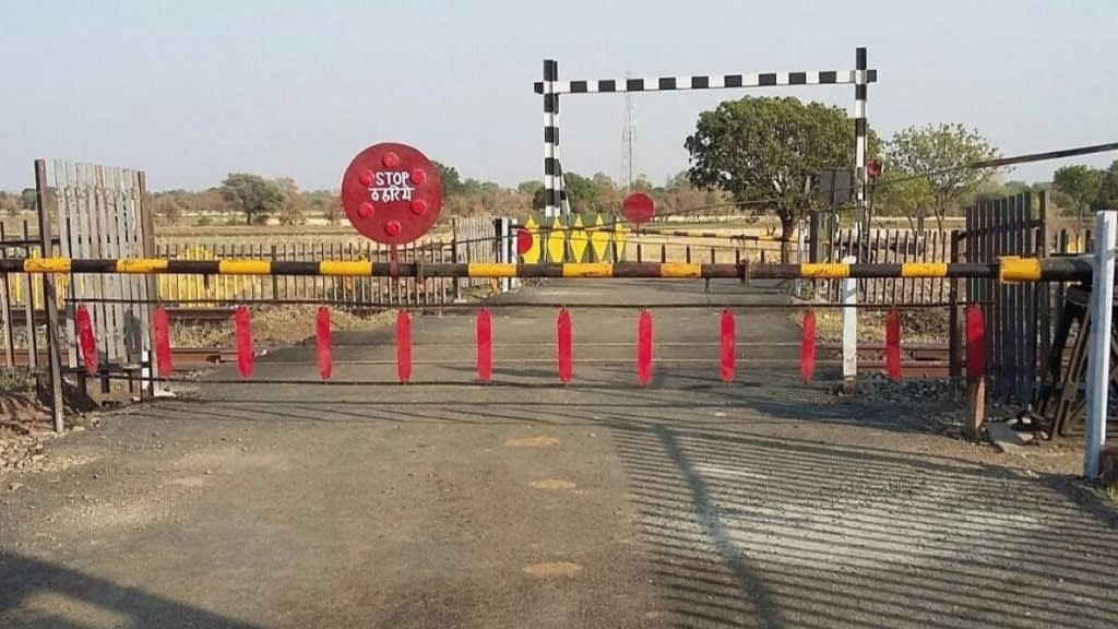 આદરજ મોટી-ગાંધીનગર કેપિટલ વચ્ચે આવેલ રેલવે ક્રૉસિંગ નં. 10 અને 9 સમારકામ માટે બંધ રહેશે