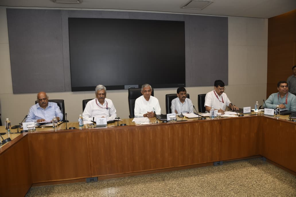 ગાંધીનગર ખાતે શ્રમ-રોજગાર મંત્રી શ્રી કુંવરજીભાઈ બાવળીયાના અધ્યક્ષસ્થાને 'કર્મચારી રાજ્ય વીમા નિગમ' (ESIC)ની ૯૪મી પ્રાદેશિક બોર્ડ બેઠક યોજાઈ