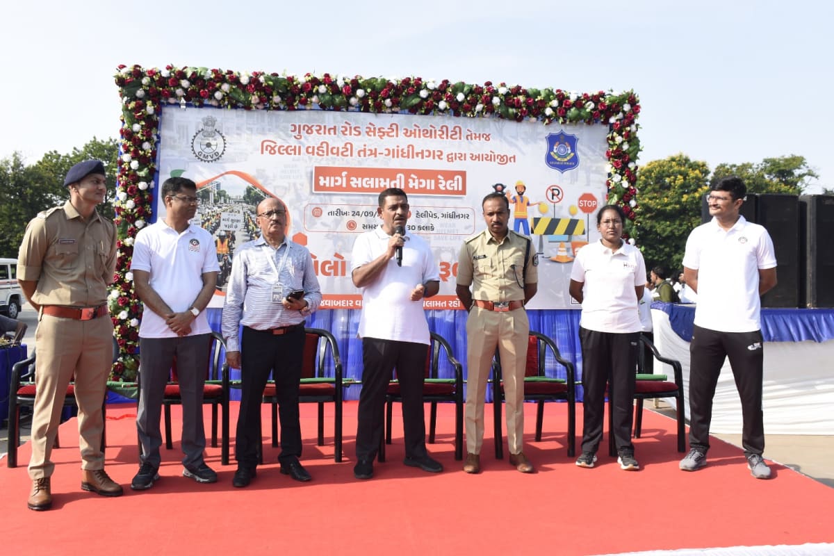 ગાંધીનગરમાં ‘સેવા સંકલ્પ અભિયાન’ અંતર્ગત યોજાઈ ભવ્ય ‘મેગા બાઇક રેલી’: ૫૦૦થી વધુ બાઇકર્સે આપ્યો માર્ગ સુરક્ષાનો મજબૂત સંદેશ
