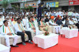 મેયર  હિતેશભાઈ બારોટના હસ્તે ખોખરા ખાતે ભવ્ય ધ્વજવંદન કાર્યક્રમ યોજાયો, સ્વાતંત્ર્ય સેનાનીઓ અને સફાઈ કર્મચારીઓનું સન્માન કરાયું 2