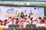 મેયર  હિતેશભાઈ બારોટના હસ્તે ખોખરા ખાતે ભવ્ય ધ્વજવંદન કાર્યક્રમ યોજાયો, સ્વાતંત્ર્ય સેનાનીઓ અને સફાઈ કર્મચારીઓનું સન્માન કરાયું 3