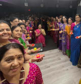 જૂની પરંપરા, ટીલડીવાળી સાડીનો શણગાર અને ગરબાના તાલે ઝૂમતી નારીશક્તિ 1