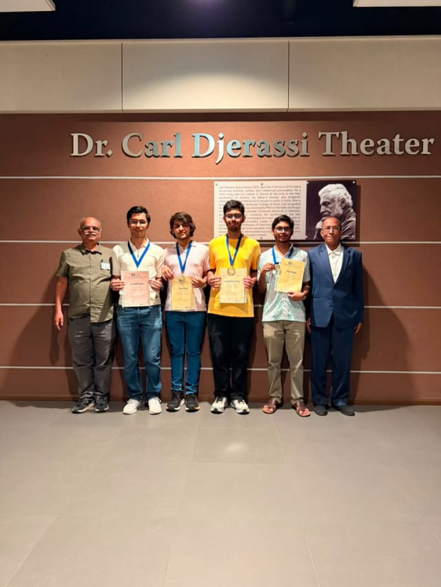 બલ્ગેરિયા ખાતે યોજાયેલી ઈન્ટરનેશનલ મેથેમેટિક્સ કોમ્પિટિશનમાં ભારતીય વિદ્યાર્થીઓનો દબદબો 3 ગોલ્ડ અને 1 સિલ્વર મેડલ મેળવી દેશનું નામ રોશન કર્યું